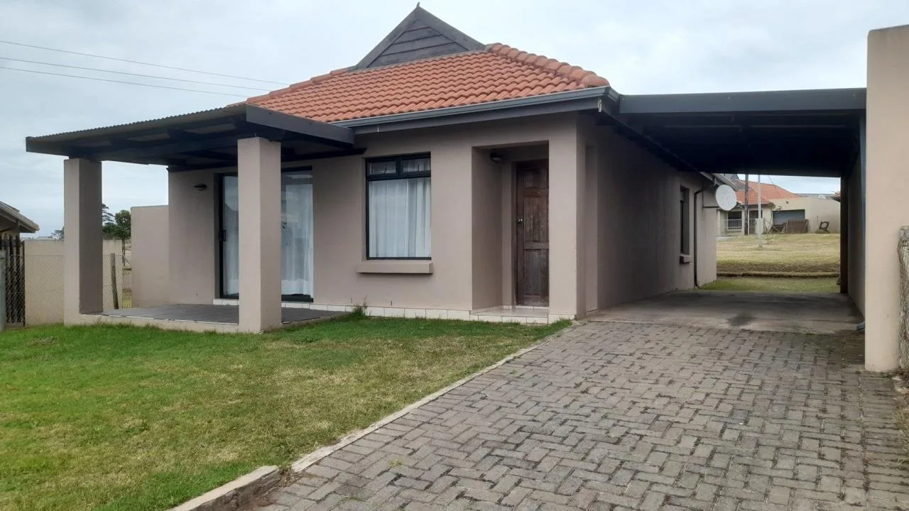3 Bedroom Townhouse for sale in Kidds Beach