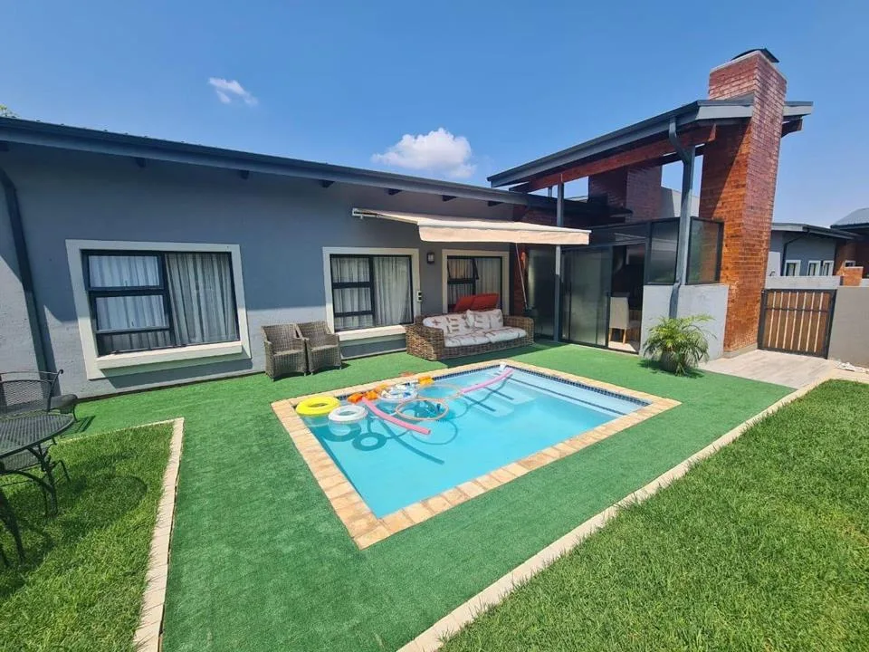 3 Bedroom House for sale in Montana