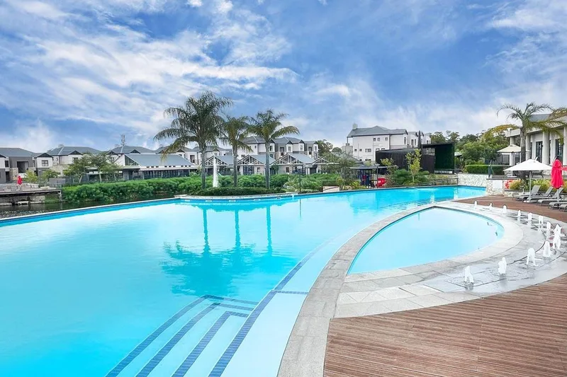 3 Bedroom Apartment / flat for sale in The Polofields