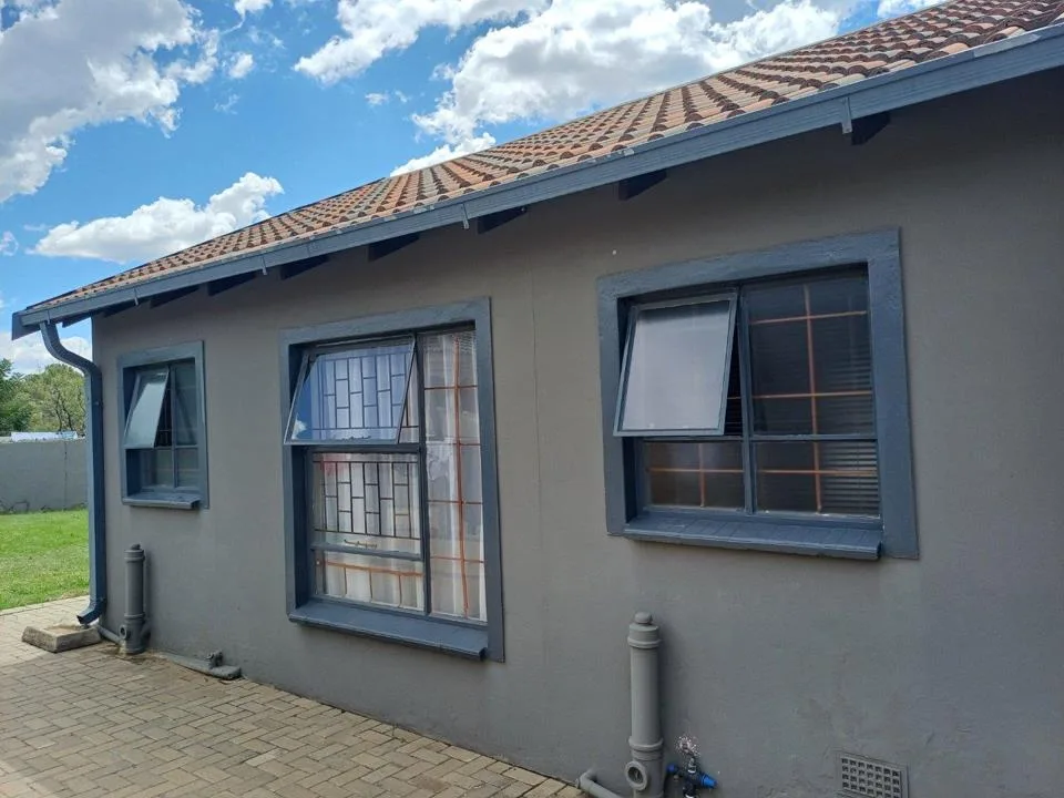 3 Bedroom House for sale in Pinehaven