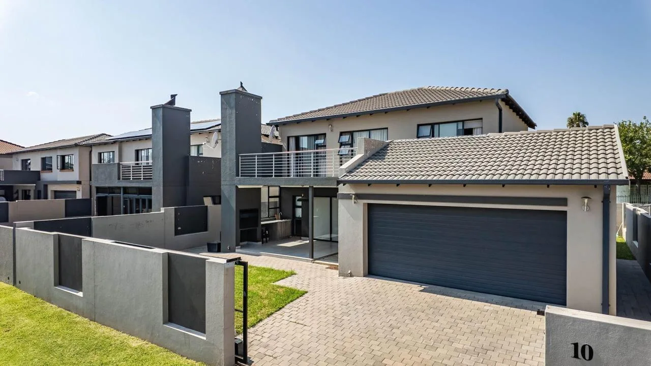 3 Bedroom House for sale in Sinoville