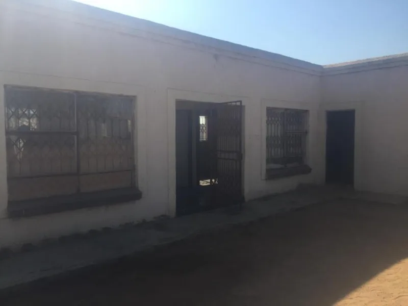 2 Bedroom House for sale in Lethlabile