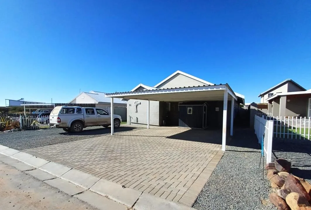 4 Bedroom House for sale in Orania