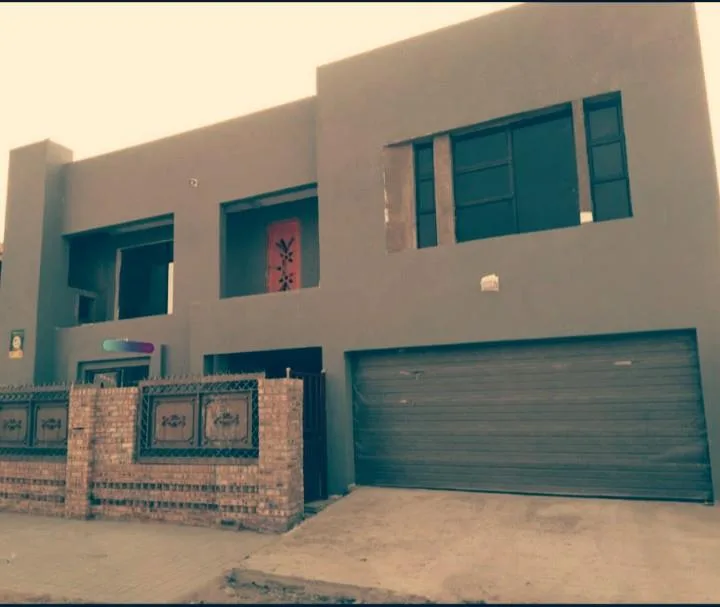 4 Bedroom House for sale in Vista Park