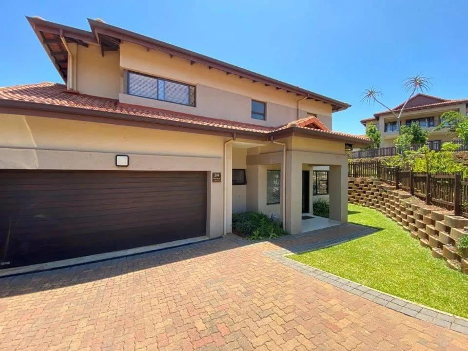 3 Bedroom Townhouse for sale in Izinga