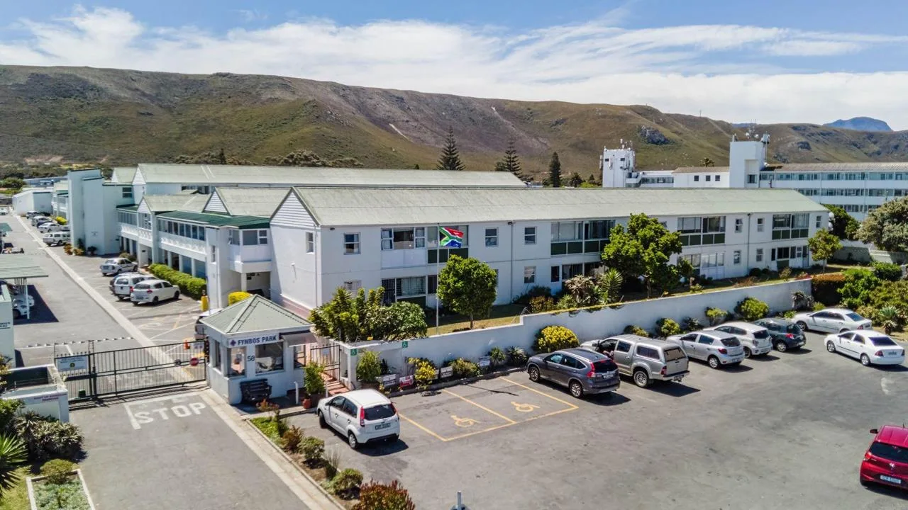 2 Bedroom Apartment / flat for sale in Westcliff