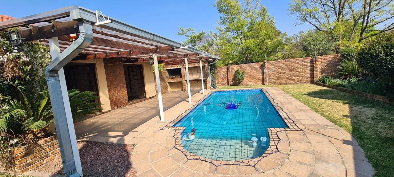 3 Bedroom House for sale in Suidheuwel