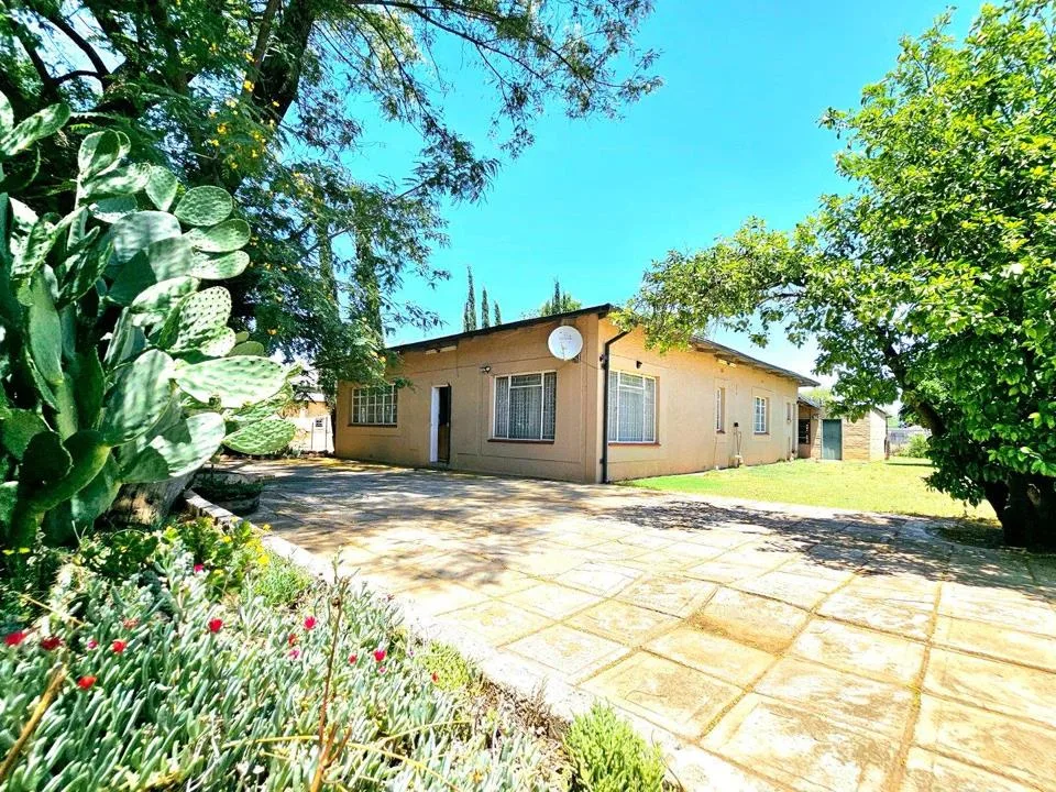 3 Bedroom House for sale in Petrusburg