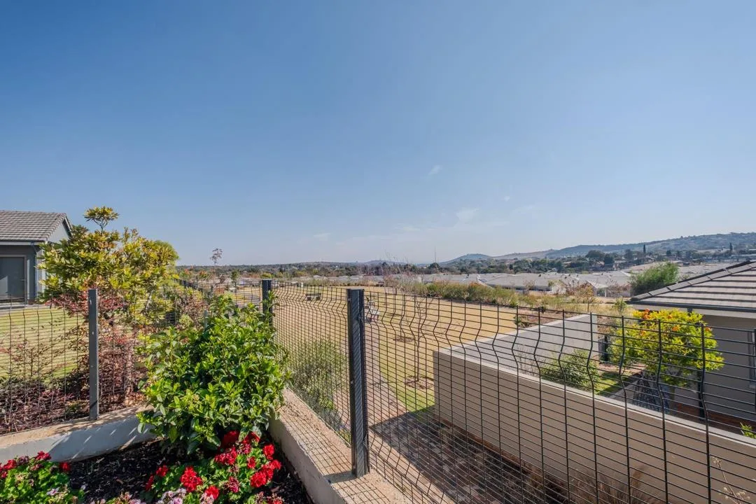 3 Bedroom House for sale in Waterkloof Ridge