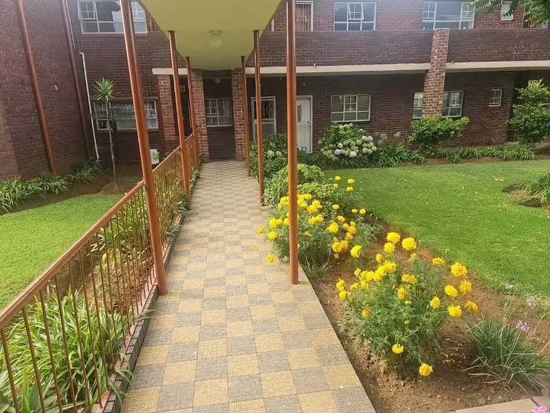 3 Bedroom Apartment in Westdene