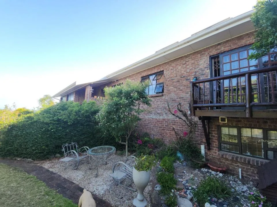 5 Bedroom House for sale in Gonubie