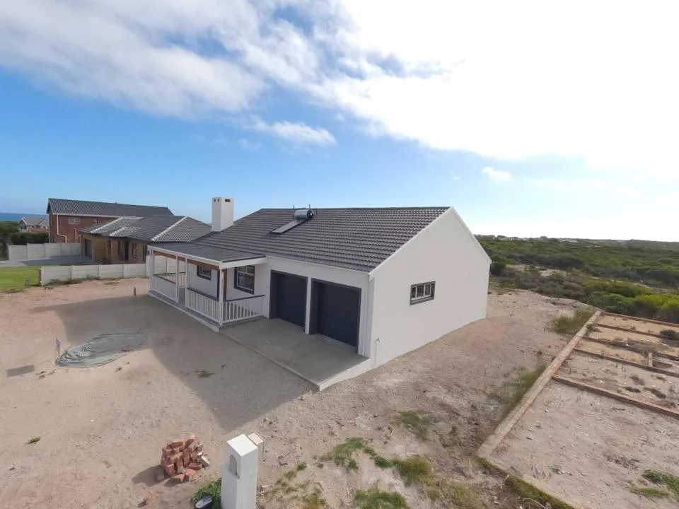 3 Bedroom House for sale in Kleinbaai