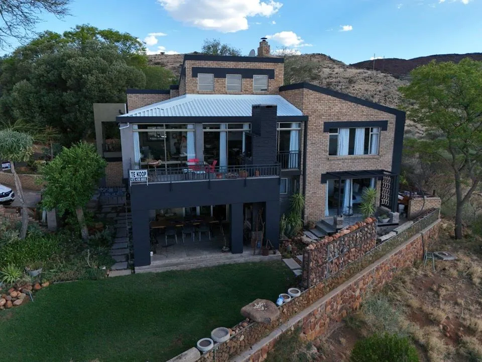 5 Bedroom House for sale in Vanderkloof