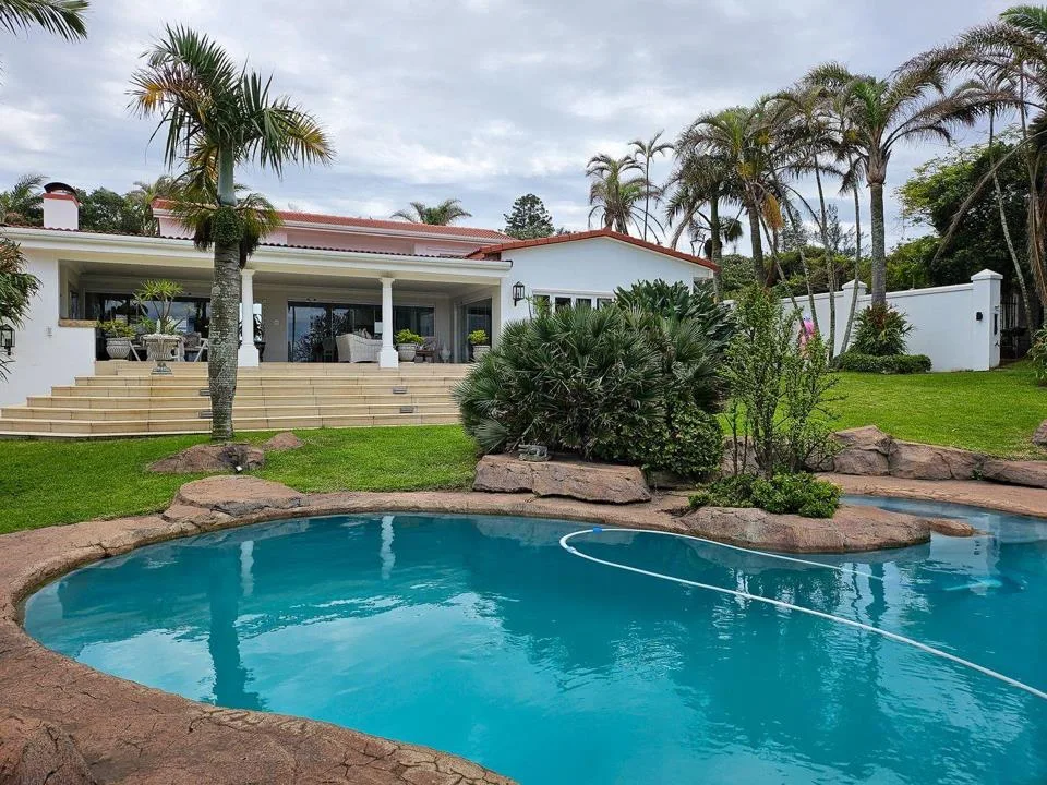 6 Bedroom House for sale in Athlone Park