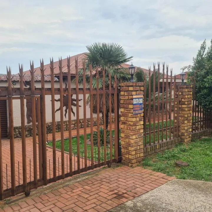 3 Bedroom House for sale in Alberton North
