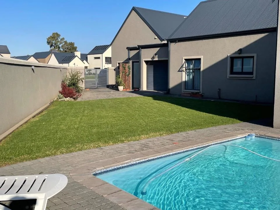 4 Bedroom House for sale in Vaalpark