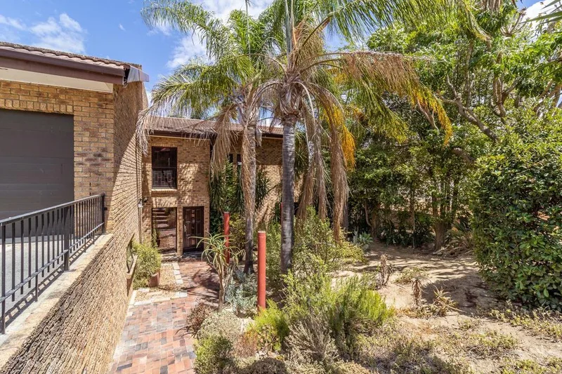 4 Bedroom House for sale in Berg En Dal