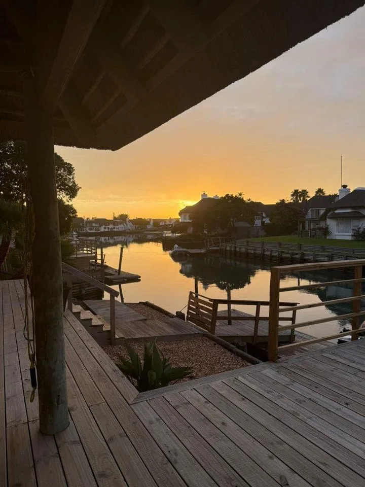 6 Bedroom House to rent in Canals