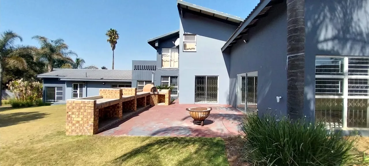 5 Bedroom House for sale in Gholfsig