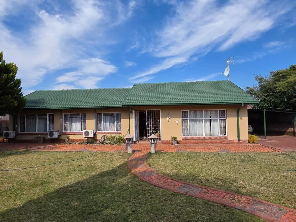 4 Bedroom House to rent in Kathu
