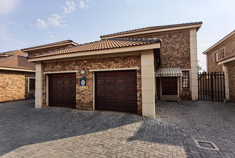 3 Bedroom Apartment in Modder East