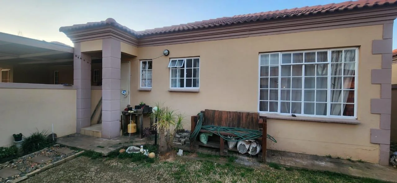 3 Bedroom Townhouse for sale in Baillie Park