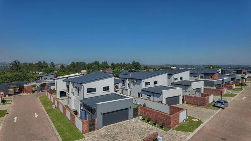 3 Bedroom House in Maroeladal