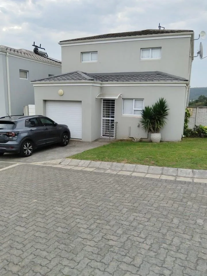 3 Bedroom House for sale in Nahoon