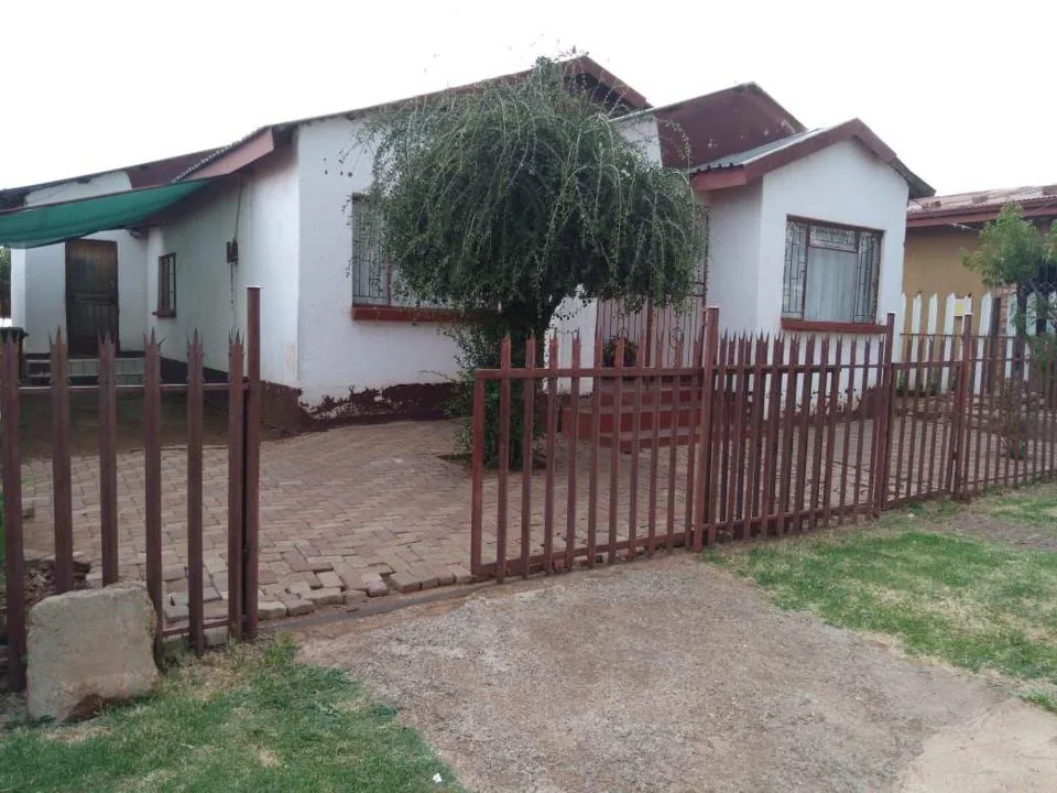 4 Bedroom House for sale in Ikageng