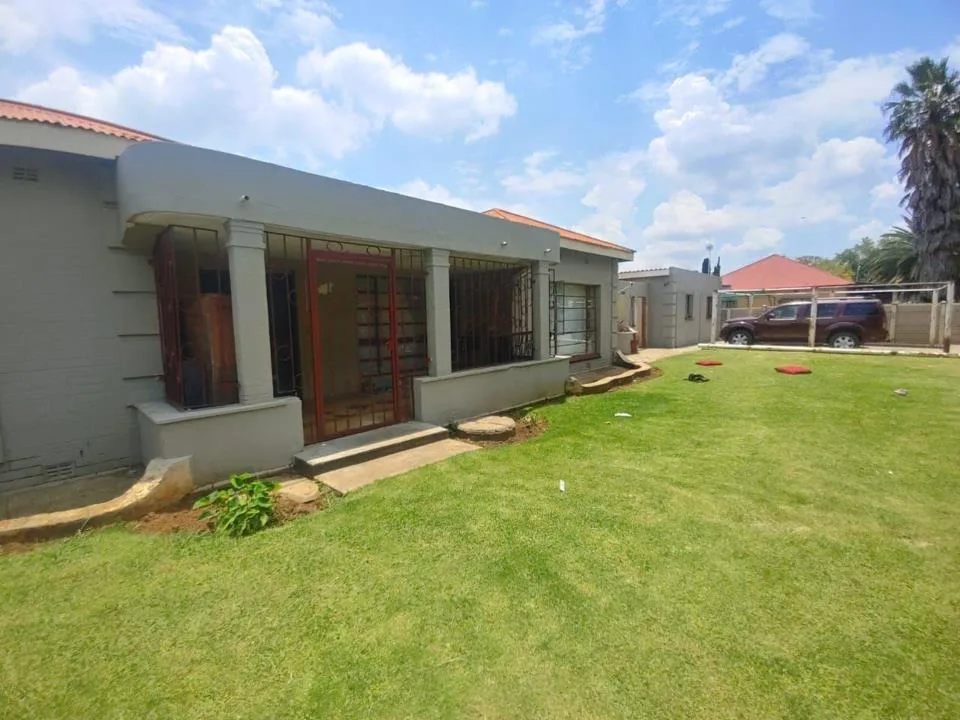 7 Bedroom House for sale in Vereeniging Central
