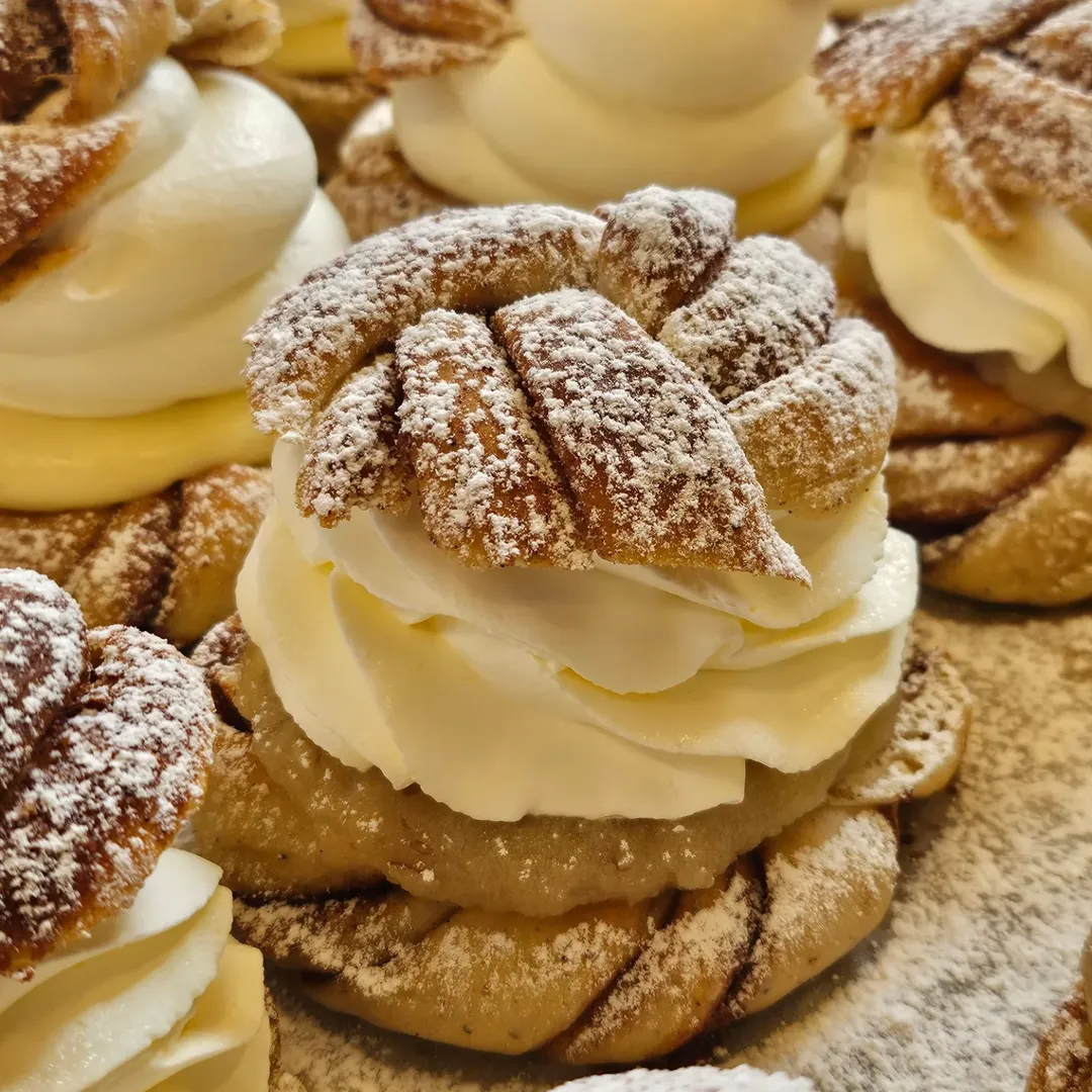 Nygräddad surdegsskorpa