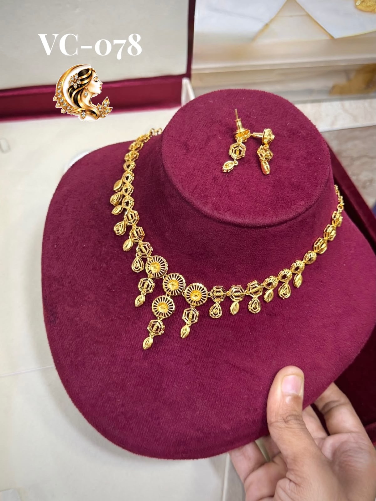 Gold plated necklace 1