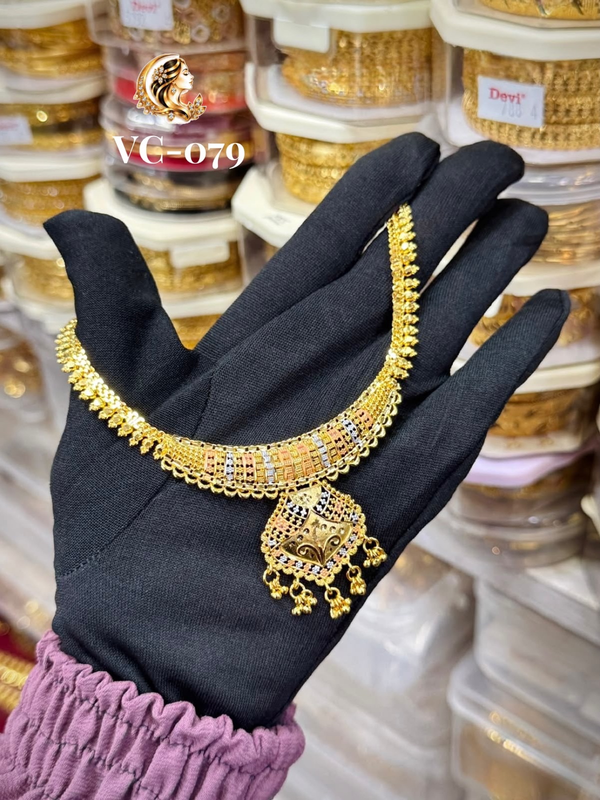 Gold plated tri necklace 1