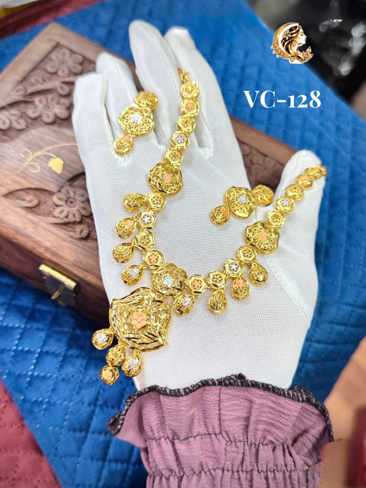 Gold plated necklace 1