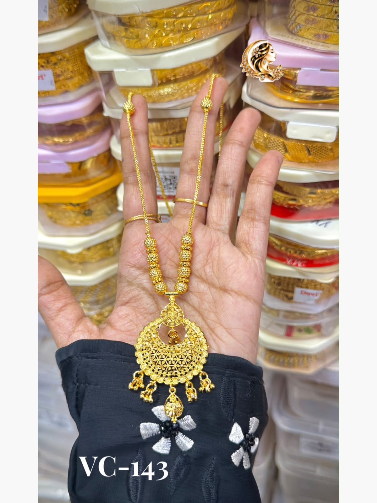 Pendant chain gold plated
