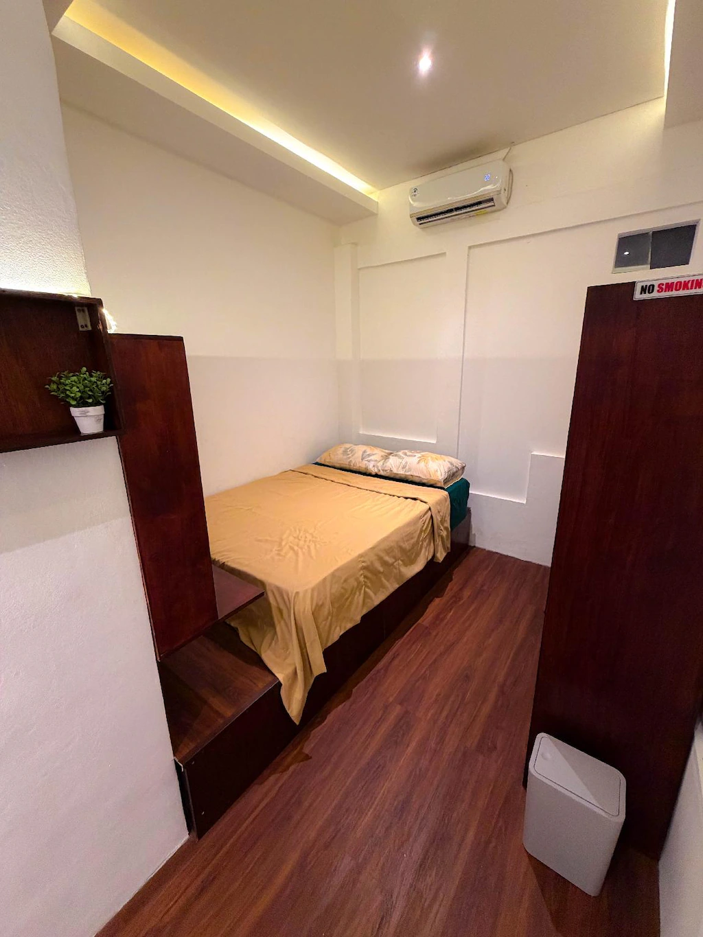 bedroom angle front