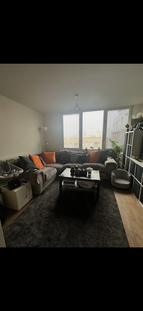 1-bed flat in E14, Tower Hamlets