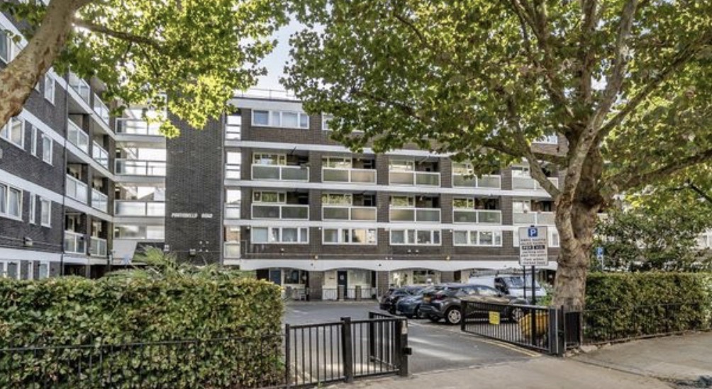3-bed flat in W10, London