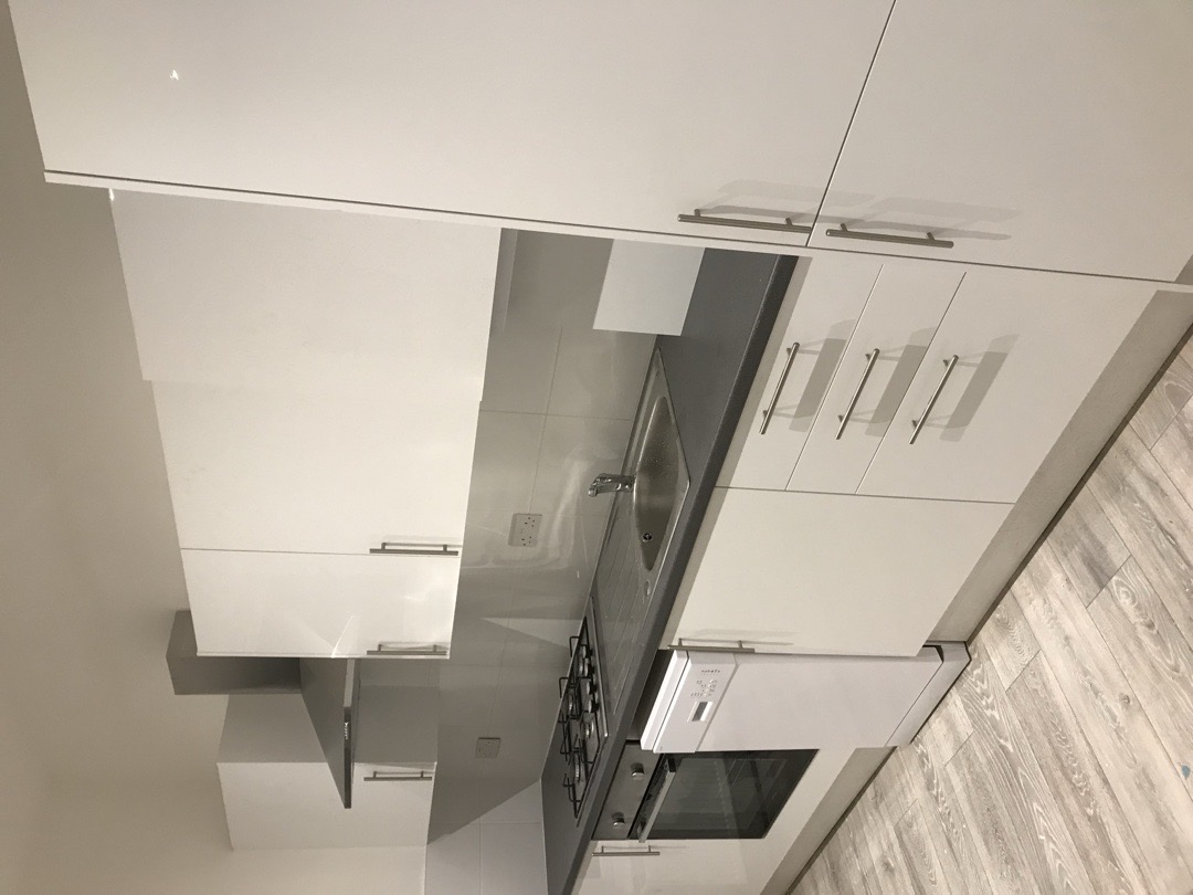 3-bed flat in NW2, London