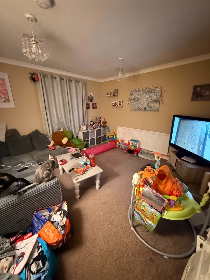 2-bed flat in LD3, Powys