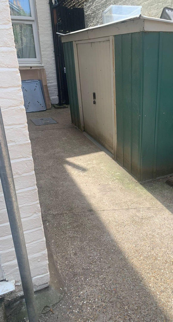 1-bed flat in SE15, London