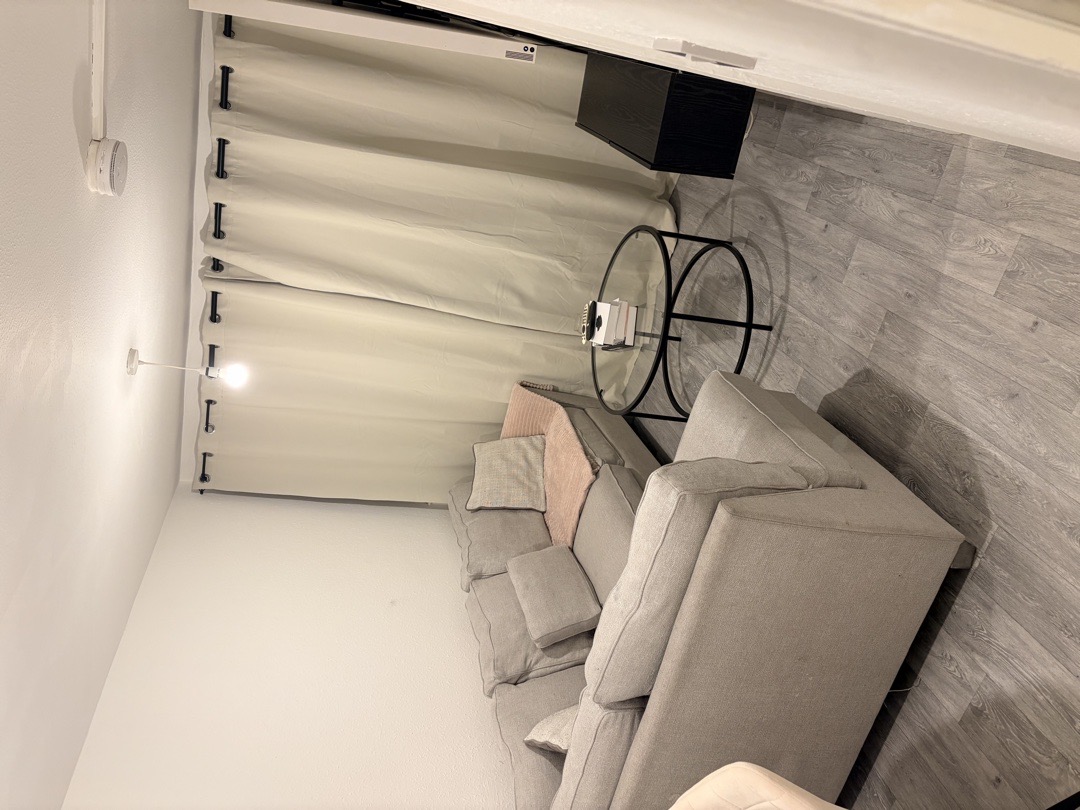 1-bed flat in DY4, West Midlands