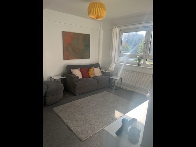 0-bed flat in SE16, London