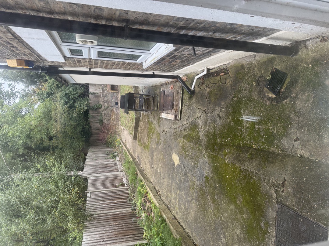 1-bed flat in N4, London