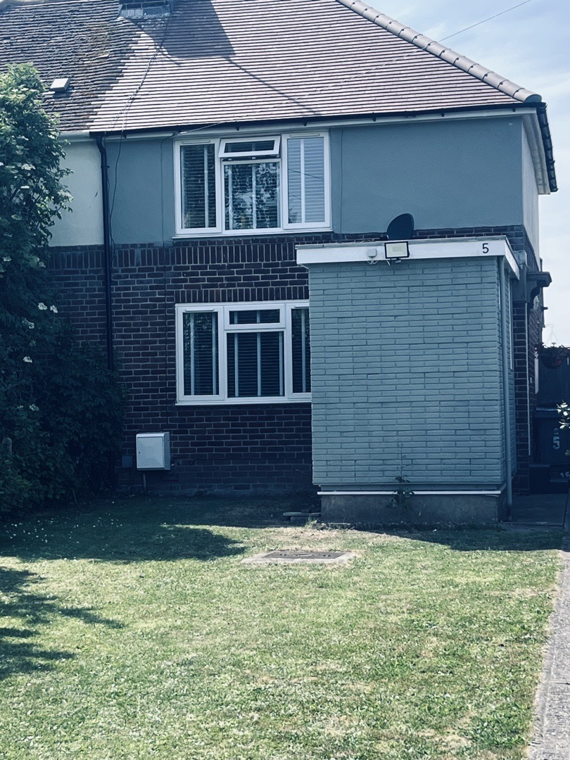 3-bed semi-detached in CT14, Deal