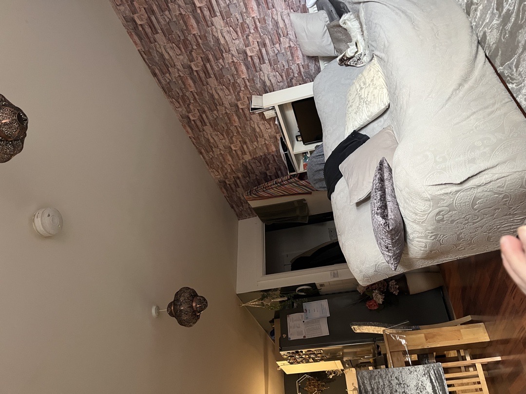 0-bed flat in E16, london