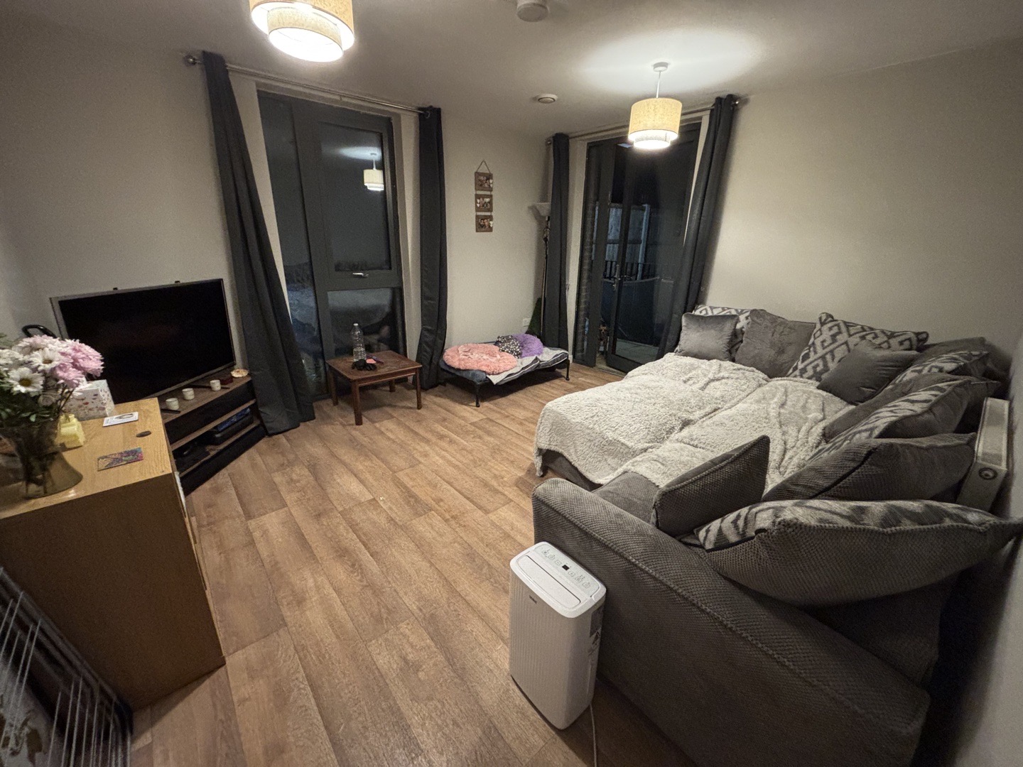 1-bed flat in RM13, London
