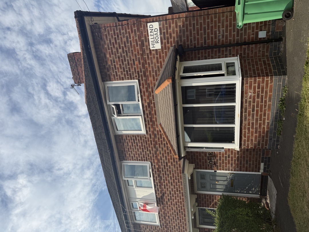 0-bed semi-detached in M23, Manchester