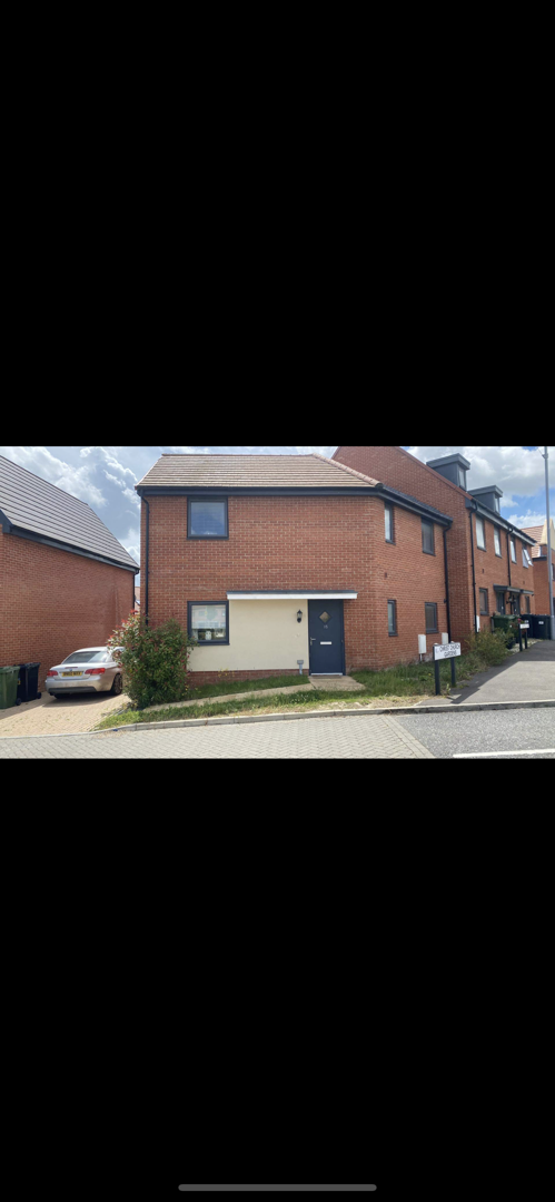 3-bed semi-detached in RG24, Basingstoke and Deane