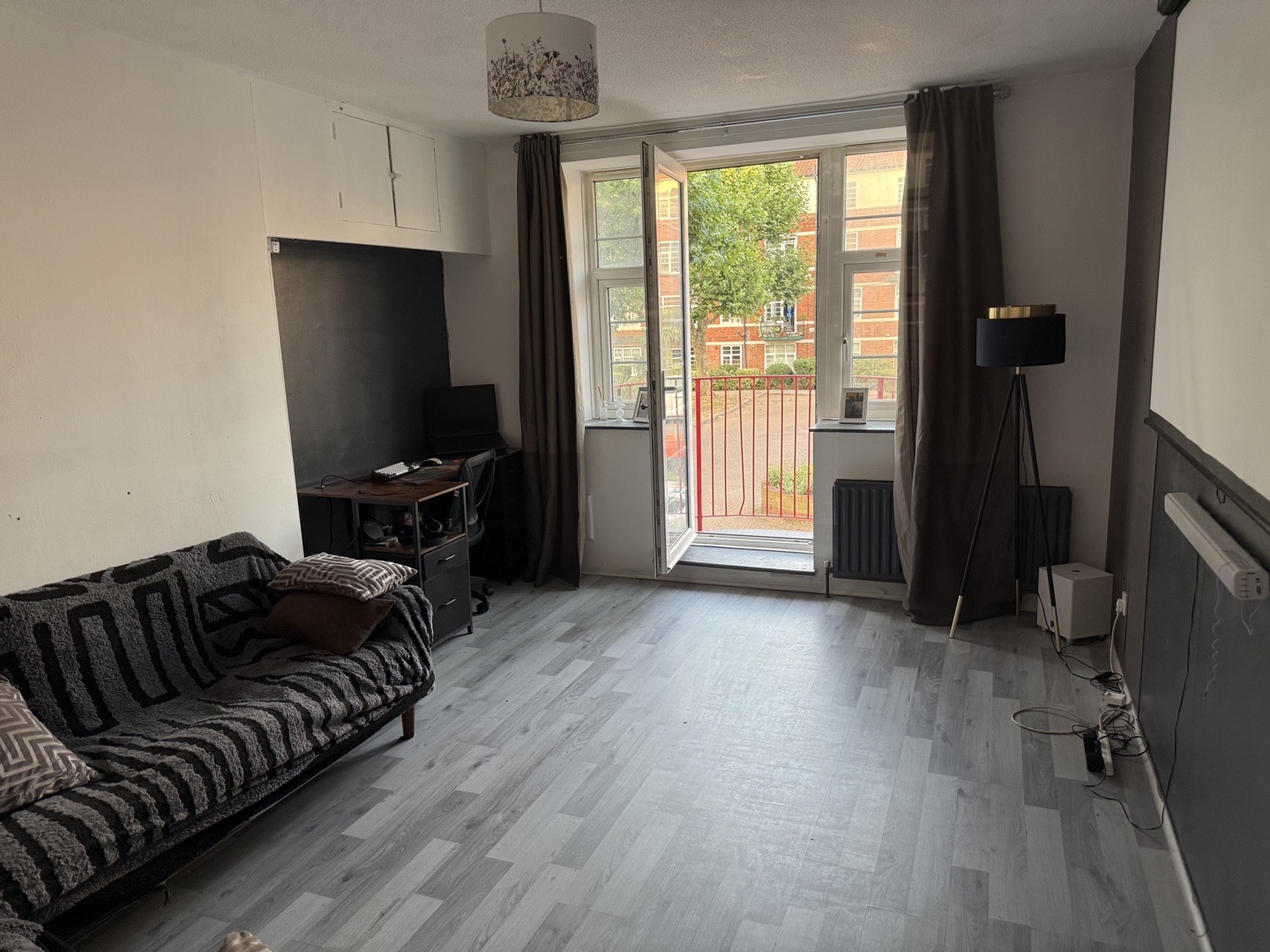 0-bed flat in SE16, Southwark
